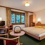 Hotel Jungfraublick 3*